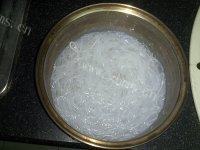 简易的菠菜炒粉丝做法图解3)