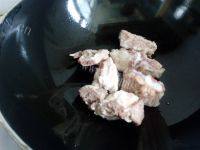 家常菜小土豆炖排骨做法图解1)