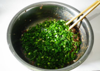 色香味俱全的韭菜馅饼做法图解9)