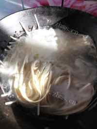 香飘十里的豆角焖面做法图解1)