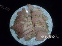家常西兰花炒咸肉做法图解2)
