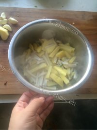 色香味浓的水煮肉片做法图解5)