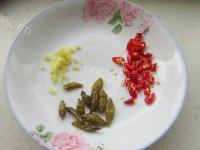 家常酸豆角炒虾米做法图解4)