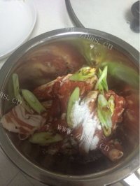 诱人的葱爆羊肉做法图解2)