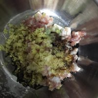 美味的酱肉包子做法图解3)