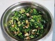 色味俱全的菠菜拌香干