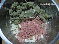简易蚕豆火腿球做法图解7)