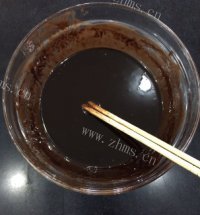香甜可口的巧克力熔岩蛋糕做法图解2)