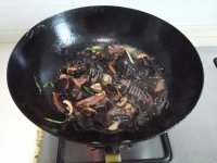 美味杂蔬炒腊肠做法图解5)