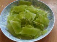 美味莴笋炒蛋做法图解1)