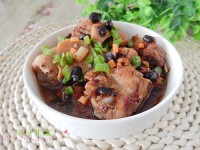 美味的腐乳豆豉蒸鸡