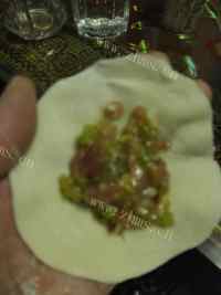 简单易制作的芹菜猪肉馅水饺做法图解9)