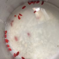 养生枸杞山药粥做法图解6)