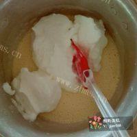 美味的酸奶蛋糕做法图解6)