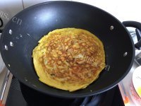 南通银鱼煎蛋饼做法图解8)