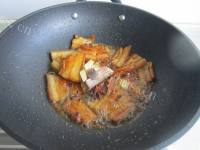 家常扁豆烧肉做法图解7)