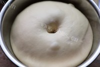 好吃的椰蓉扭扭面包条做法图解3)