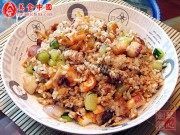 香喷喷的海鲜炒饭做法图解5)