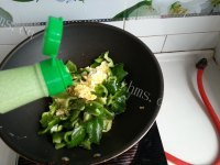 家常菜鸡蛋炒青椒做法图解7)