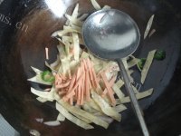 简单的炒饺子皮做法图解7)