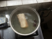 美味的酸菜氽白肉做法图解1)