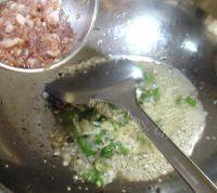 家常菜肉末烧茄子做法图解10)
