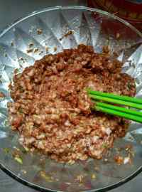 美味的茴香猪肉饺做法图解4)