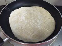 色香味俱全的鸡蛋手抓饼做法图解2)