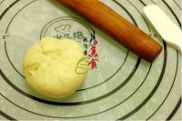 美味的紫薯花包做法图解5)
