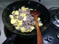 家常咖喱土豆牛肉做法图解4)