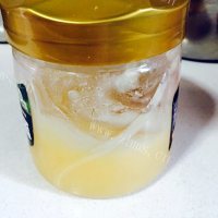 甜甜的蜂蜜柠檬水做法图解7)