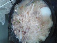 好吃的鱿鱼瘦肉煮米粉汤做法图解8)