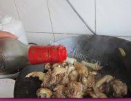 热腾腾的小鸡炖蘑菇的做法图解十