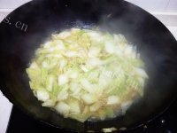 家常白菜炖丸子做法图解10)