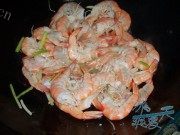 香葱爆虾做法图解3)