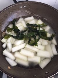 美味的冬瓜海带汤做法图解5)