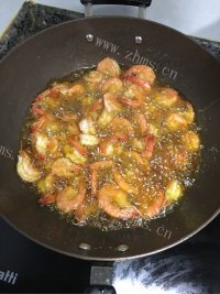 美味的葱香孜然虾做法图解4)