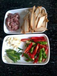 好吃的香干炒肉做法图解3)