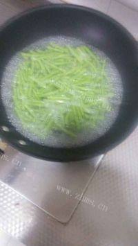 家常菜麻汁豆角做法图解3)