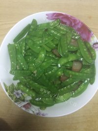 家常菜腊肉荷兰豆