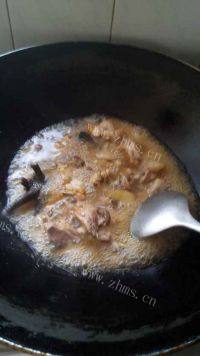 诱人的土豆焖鸡做法图解4)