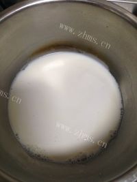 美味营养的黑森林蛋糕做法图解19)