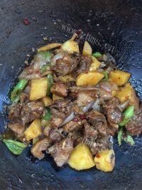 美味的香辣啤酒鸭做法图解20)