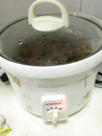 美味的野生菌瘦肉炖汤做法图解7)