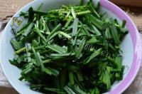 好吃的韭菜虾仁炒鸡蛋做法图解3)
