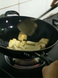 珍馐美味的红烧豆腐做法图解3)
