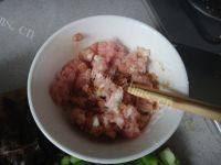 毛豆炒肉末做法图解2)