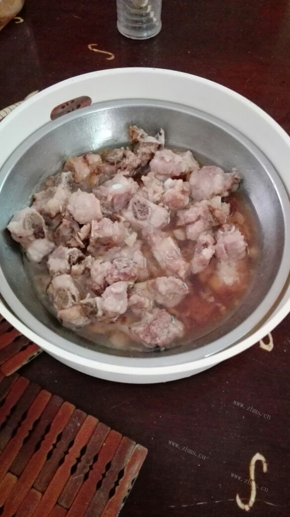 咸甜适中的清蒸排骨