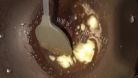美味的焦糖杏仁派做法图解8)