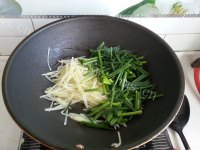 滋补冬瓜薏米百合排骨汤的做法图解二